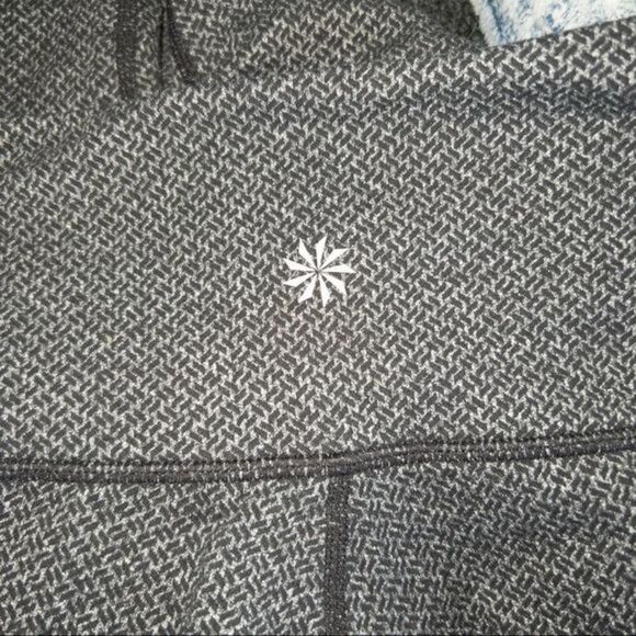 Athleta Gray Glyder Athleisure Cropped‎ Leggings Size XS - Picture 4 of 6
